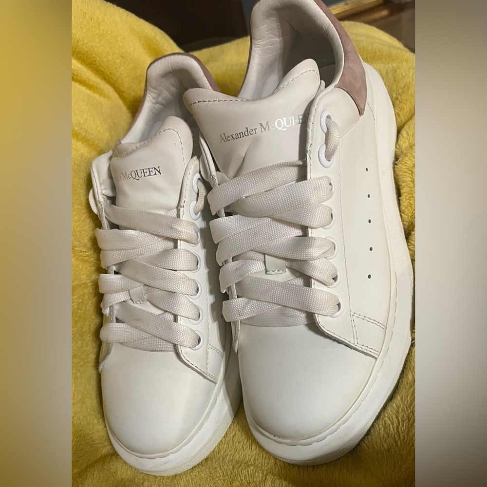 Alexander McQueen size 38/8 in women’s